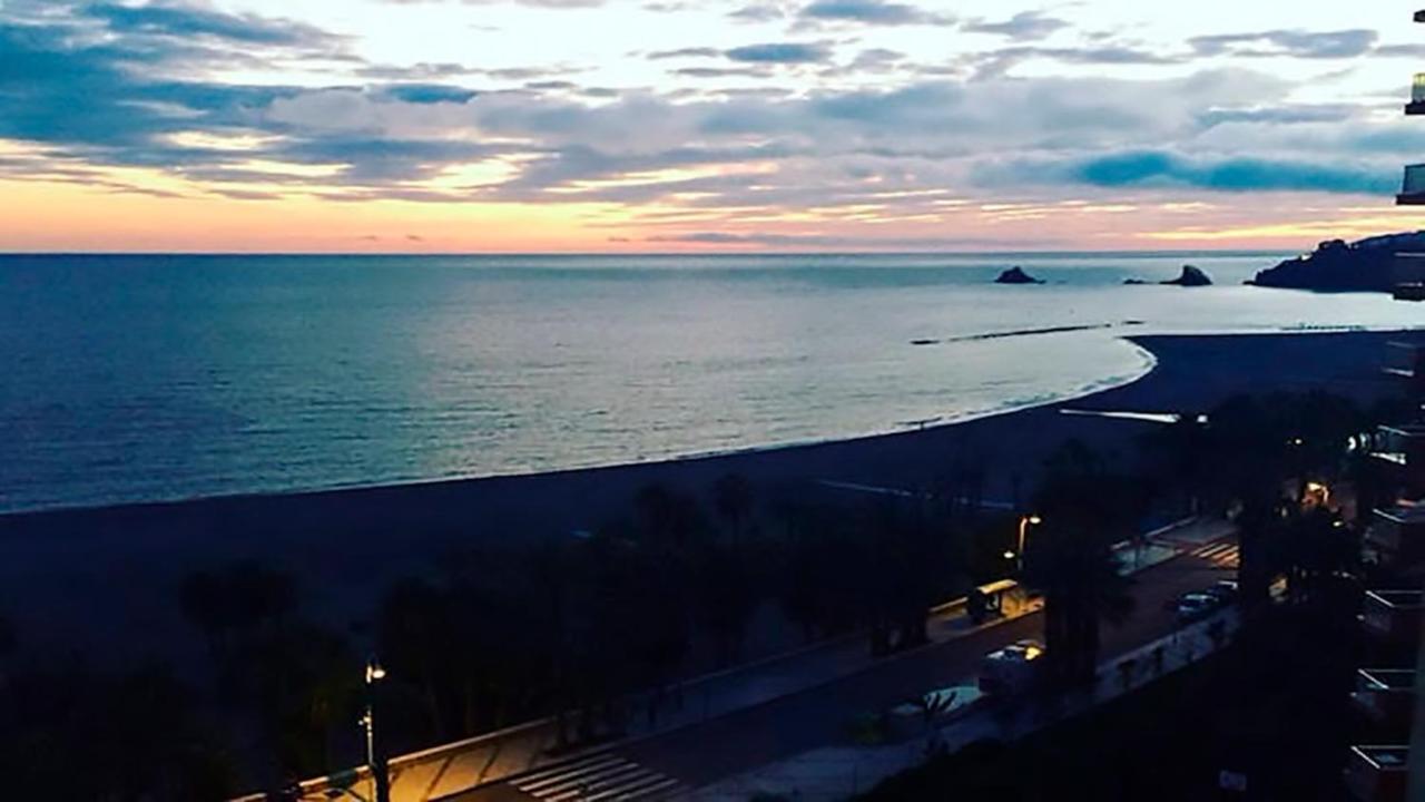 Apartamento En La Playa Con Vistas De Ensueno Альмуньекар Экстерьер фото